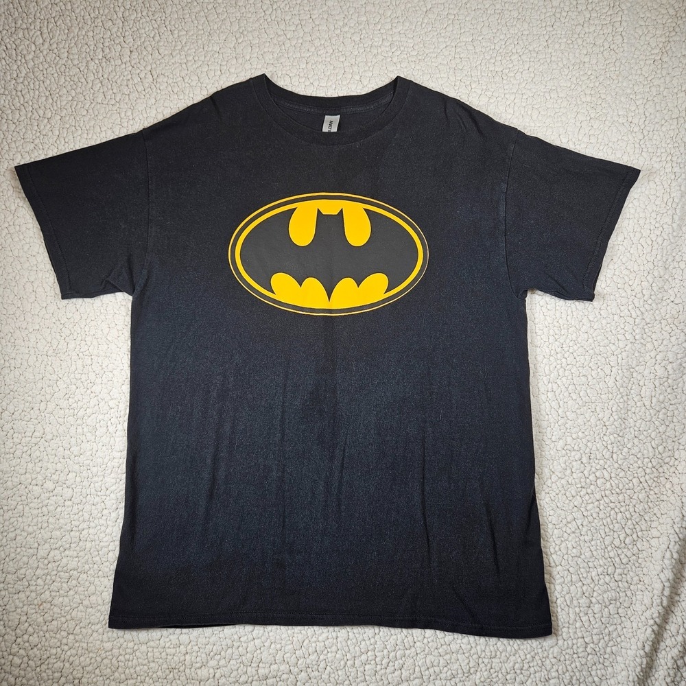 Batman Gildan Heavy Cotton Black Graphic T-Shirt Mens Large Yellow Bat Logo L - Picture 1 of 11